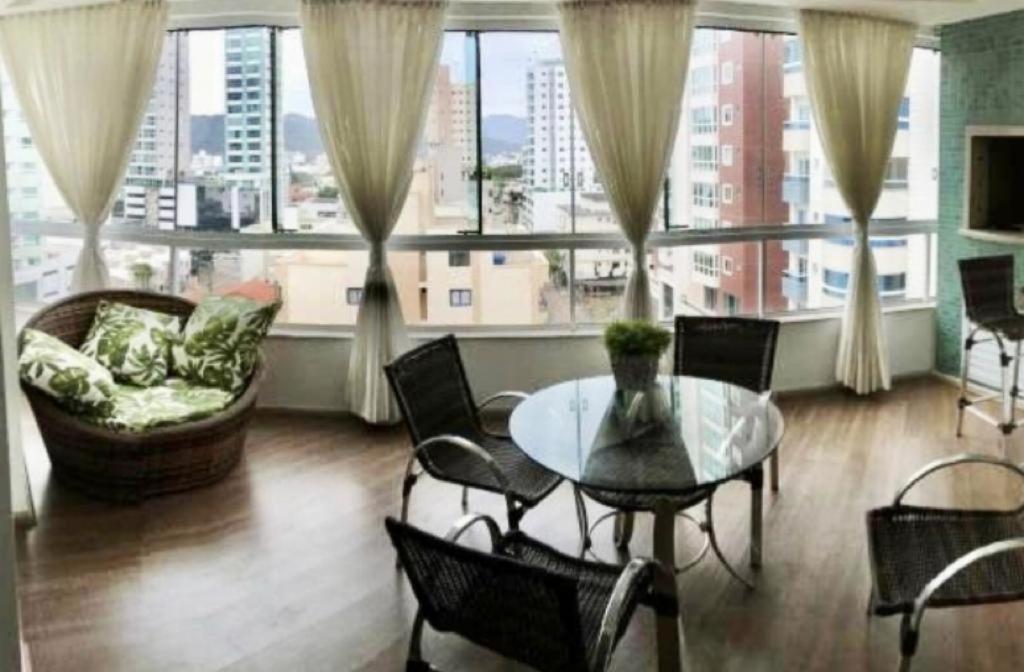 Apartamento Em *